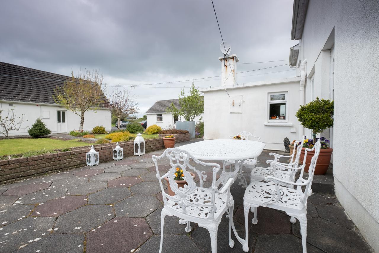 Ashwood House Bed and Breakfast Corrandulla Buitenkant foto